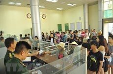 Têt : le poste frontalier de Mong Cai accueille plus de 18.000 touristes étrangers
