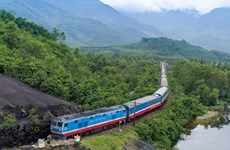 Des experts sud-coréens suggèrent au Vietnam de développer une ligne ferroviaire à grande vitesse