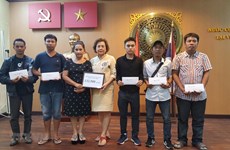 Aides aux victimes vietnamiennes dans l'accident de bus en Thaïlande
