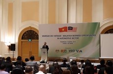 Automobiles : les entreprises malaisiennes étudient des opportunités d'investissement au Vietnam