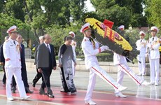 Le 27 juillet : les dirigeants du Parti et de l’Etat rendent hommage aux Morts pour la Patrie