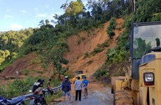 Quang Nam: 16 trouvés morts et 37 disparus après un glissement de terrain
