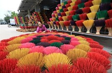 Au royaume coloré des bâtonnets d’encens de Thuy Xuân