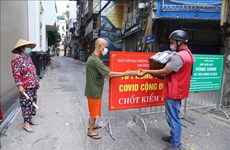 Hanoï : les livreurs à domicile sont autorisés à travailler de 9h à 20h