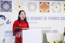 La vice-présidente assiste à l'ouverture du Sommet mondial des femmes 2021