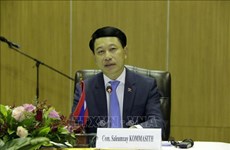 Le vice-PM lao Saleumsay Kommasith apprécie le rôle des diplomaties pour les liens Vietnam-Laos