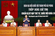 Le président de l’Assemblée nationale rencontre des électeurs à Hai Phong