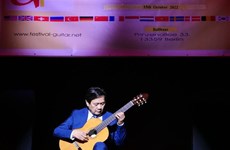 Des chansons folkloriques du Vietnam présentées au Concours international de guitare de Berlin
