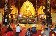 À Ninh Binh, les prières fusent pour la prospérité du pays et la paix du monde