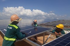 Le premier projet d’électricité solaire à Ninh Thuan raccordé au réseau national