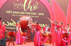 Diverses activités dans le cadre de la 17e Journée de la poésie du Vietnam