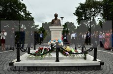 Un buste du président Ho Chi Minh inauguré à Vladivostok, en Russie