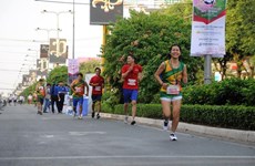 Plus de 2.000 sportifs en lice à un tournoi de marathon à Can Tho 
