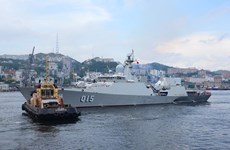 Des navires vietnamiens à une parade navale pour célébrer la Journée de la Marine russe