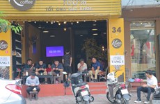 Hanoï : restaurants et cafés rouvrent après une période de fermeture à cause de COVID-19