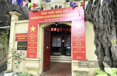 De nombreux sites pittoresques du vieux quartier de Hanoï deviennent des bureaux de vote