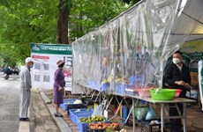 Échanger des ordures contre de la nourriture : Idée créative pour réduire la pollution à Hanoi
