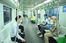 Impressions des premiers passagers de la ligne ferroviaire Cat Linh-Ha Dong