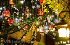 L'atmosphère de Noël s'empare les rues de Hanoï