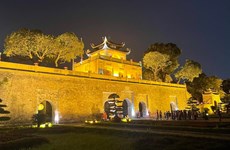 La visite nocturne de la citadelle impériale de Thang Long avec Vietnam Airlines