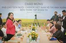 La vice-présidente Vo Thi Anh Xuan rend visite au plus grand complexe de fermes laitières au monde