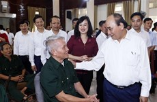 Le président remet des cadeaux aux invalides de guerre dans la province de Bac Ninh