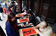 Solliciter des calligraphies au Temple de la Littérature avant le baccalauréat