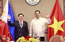 Le président de l'AN s'entretient avec le chef de la Chambre des représentants des Philippines