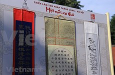 Une exposition de calligraphies au Temple de la littérature à Hanoï