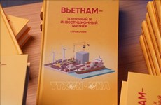 Publication d'un livre sur le commerce entre le Vietnam et la Russie