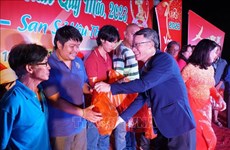 La communauté des Vietnamiens au Laos accueille le Têt du Chat 2023