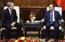 Le président Nguyen Xuan Phuc reçoit les ambassadeurs d'Azerbaïdjan et de Brunei 