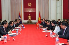 Le PM Pham Minh Chinh rencontre son homologue laotien Phankham Viphavanh