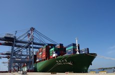 Le port Cai Mep Thi Vai reçoit un porte-conteneurs transportant les marchandises vers les Etats-Unis