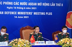 Le ministre de la Défense Phan Van Giang participe à la 8e ADMM+