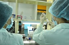 Le Vietnam propose à la BM de soutenir la production de vaccins contre le COVID-19 sur son sol