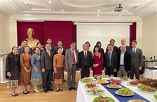 Fête nationale : l’ambassadeur du Laos en France félicite le Vietnam