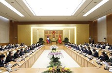 Le PM lao Phankham Viphavanh en visite au Vietnam 