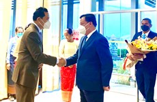Une haute délégation de Hanoï en visite de travail au Cambodge