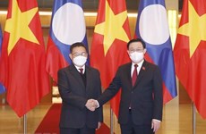 La visite du président de l'AN illustre la confiance politique spéciale du Vietnam avec le Laos