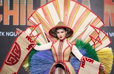 Miss Univers: tenue traditionnelle de Miss Vietnam