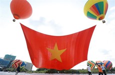 Hô Chi Minh-Ville lâche des montgolfières pour célébrer la Fête nationale