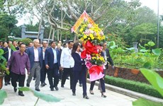 Les chefs de village vietnamiens et lao au pays natal du président Hô Chi Minh