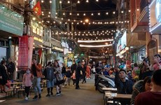 Hanoi a une nouvelle rue pour le marché nocture gastronomique