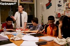 Des cours d'anglais gratuits pour les enfants malvoyants à Hanoï