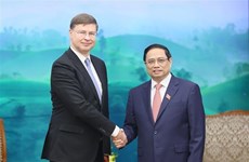 Le Premier ministre Pham Minh Chinh reçoit le vice-président de la CE 