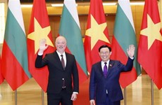 Le président de l’Assemblée nationale bulgare en visite officielle au Vietnam