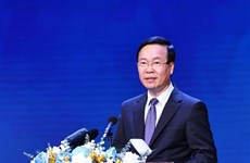 Le président Vo Van Thuong salue les contributions de la santé vietnamienne