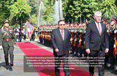 Le Laos et Cuba s'engagent à renforcer leurs relations bilatérales