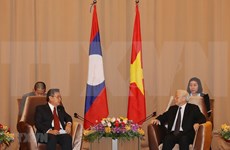 Le dirigeant Nguyên Phu Trong reçoit le président du Front d’édification nationale du Laos